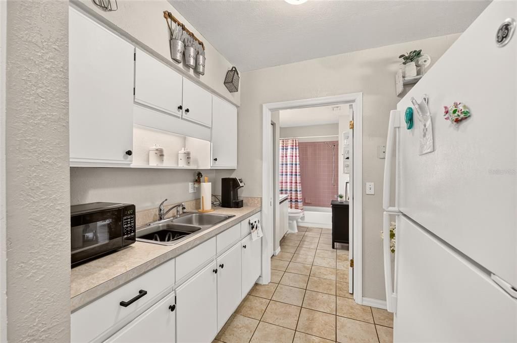 Active With Contract: $249,900 (4 beds, 3 baths, 1488 Square Feet)