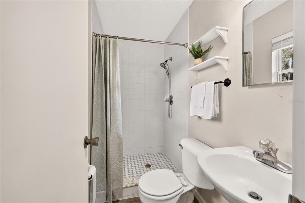 Active With Contract: $249,900 (4 beds, 3 baths, 1488 Square Feet)