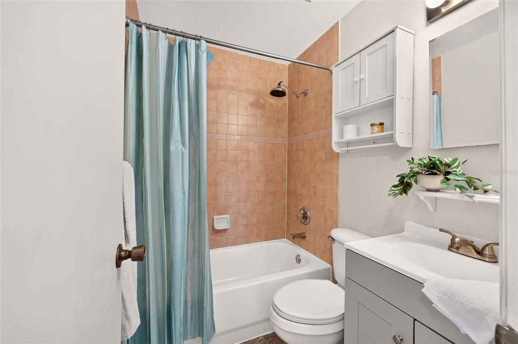 Active With Contract: $249,900 (4 beds, 3 baths, 1488 Square Feet)