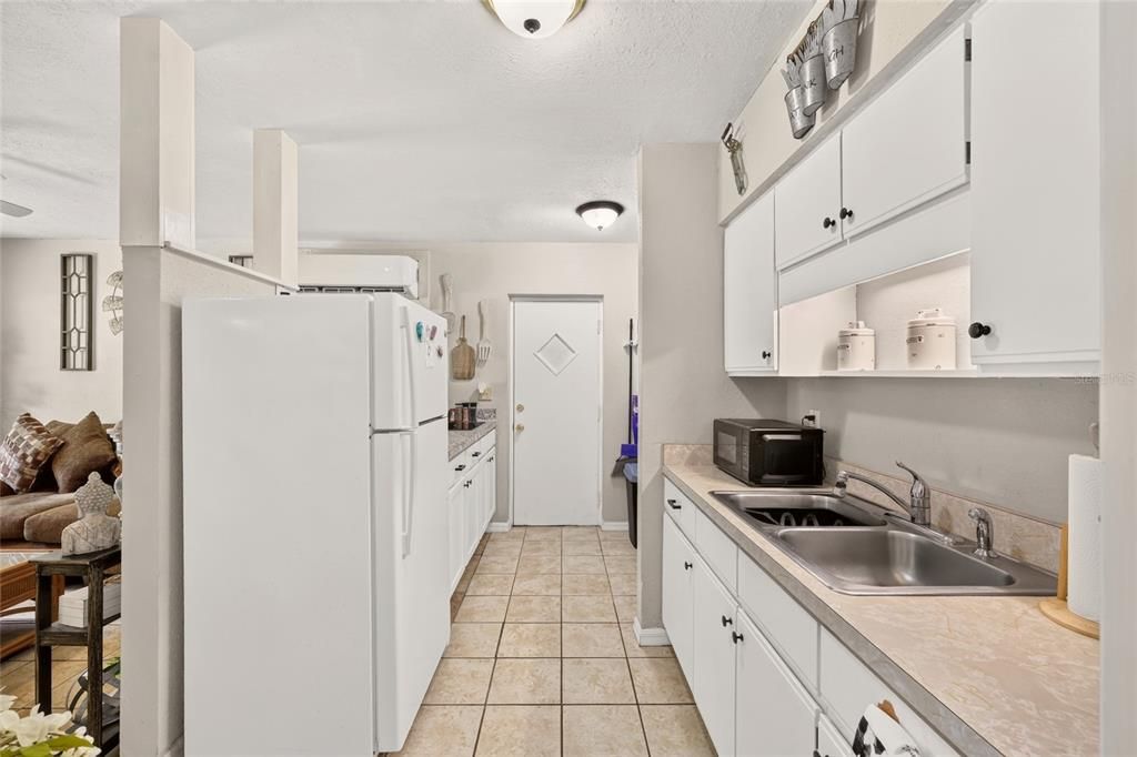 Active With Contract: $249,900 (4 beds, 3 baths, 1488 Square Feet)