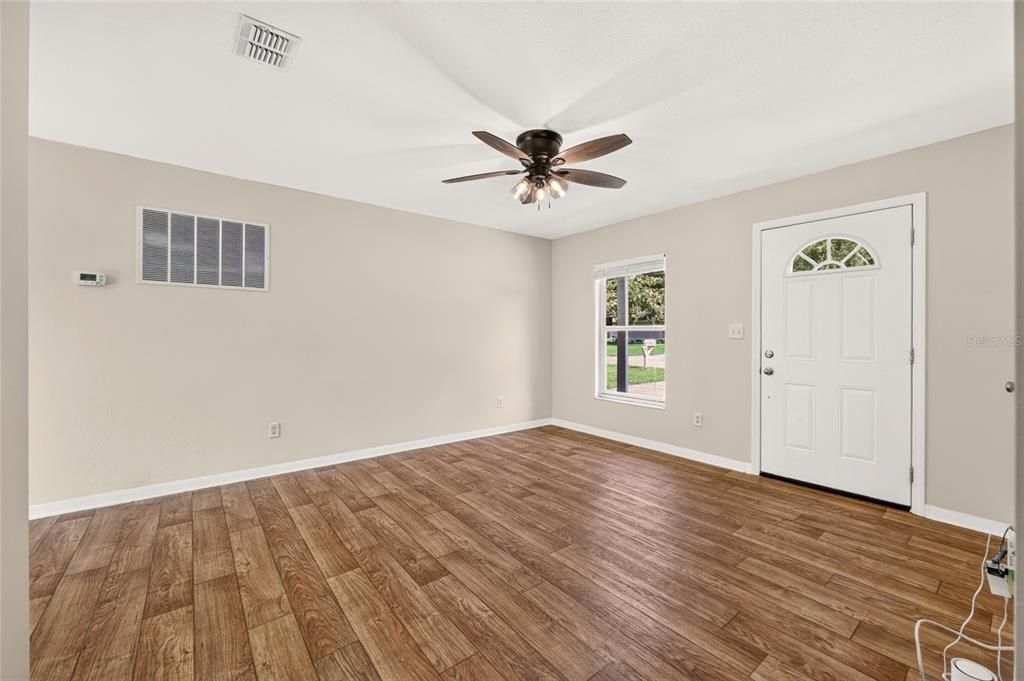 Active With Contract: $249,900 (4 beds, 3 baths, 1488 Square Feet)