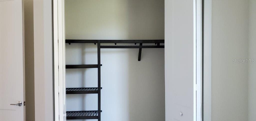 For Rent: $1,600 (2 beds, 1 baths, 900 Square Feet)