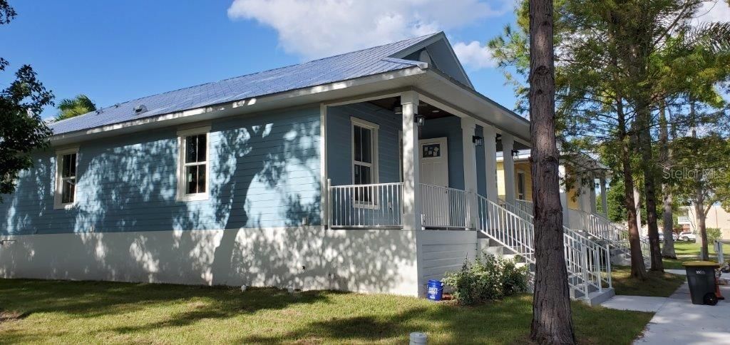 For Rent: $1,600 (2 beds, 1 baths, 900 Square Feet)