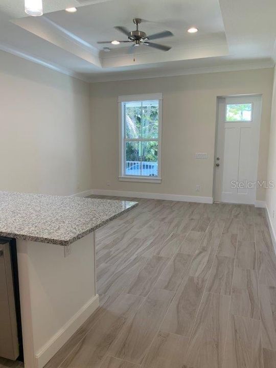 For Rent: $1,600 (2 beds, 1 baths, 900 Square Feet)