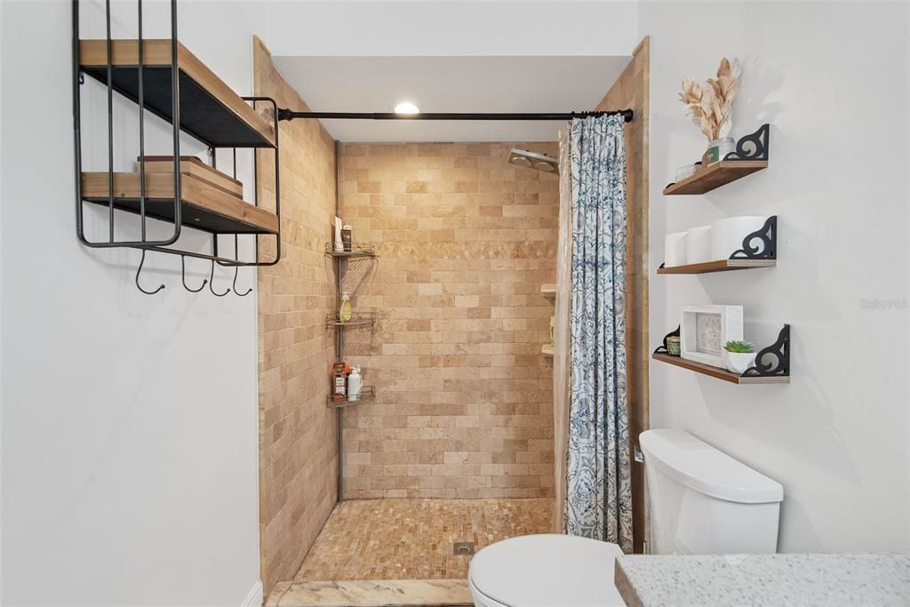 For Sale: $299,900 (3 beds, 2 baths, 1668 Square Feet)