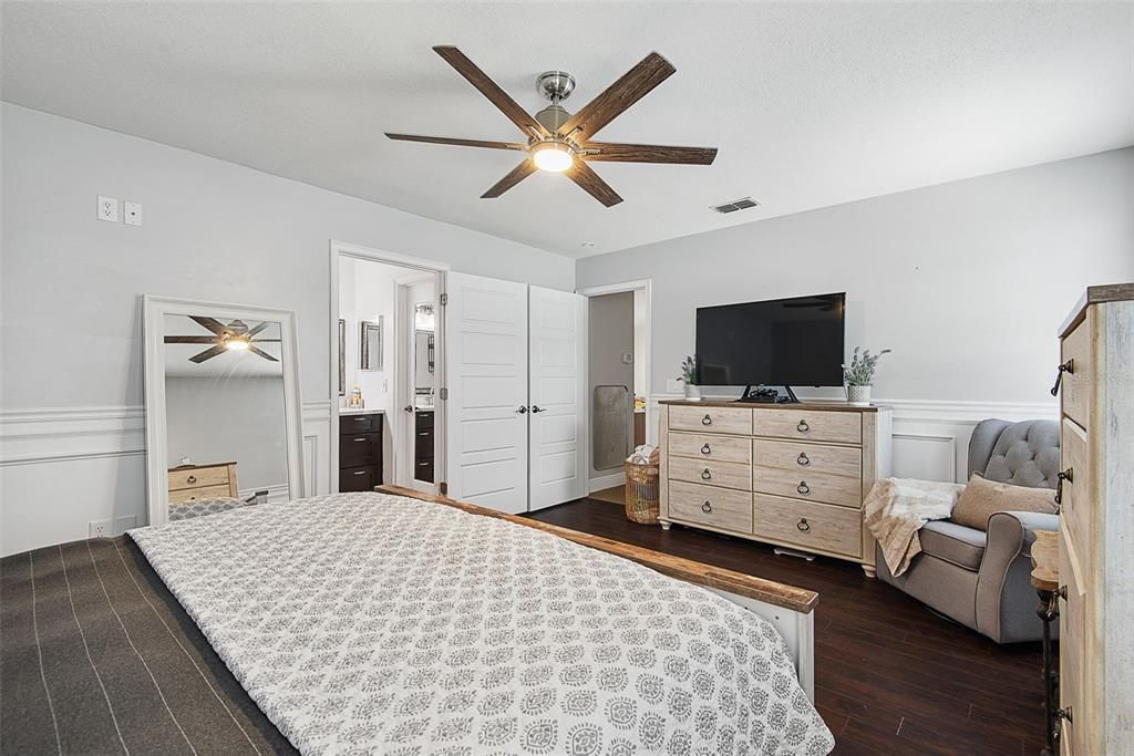 For Sale: $299,900 (3 beds, 2 baths, 1668 Square Feet)