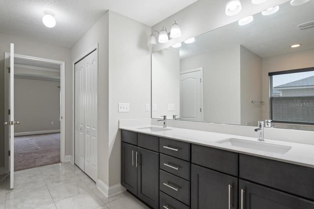 В аренду: $2,975 (4 спален, 3 ванн, 2039 Квадратных фут)