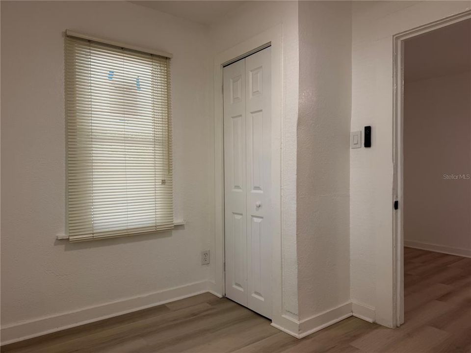 For Sale: $199,900 (2 beds, 1 baths, 540 Square Feet)