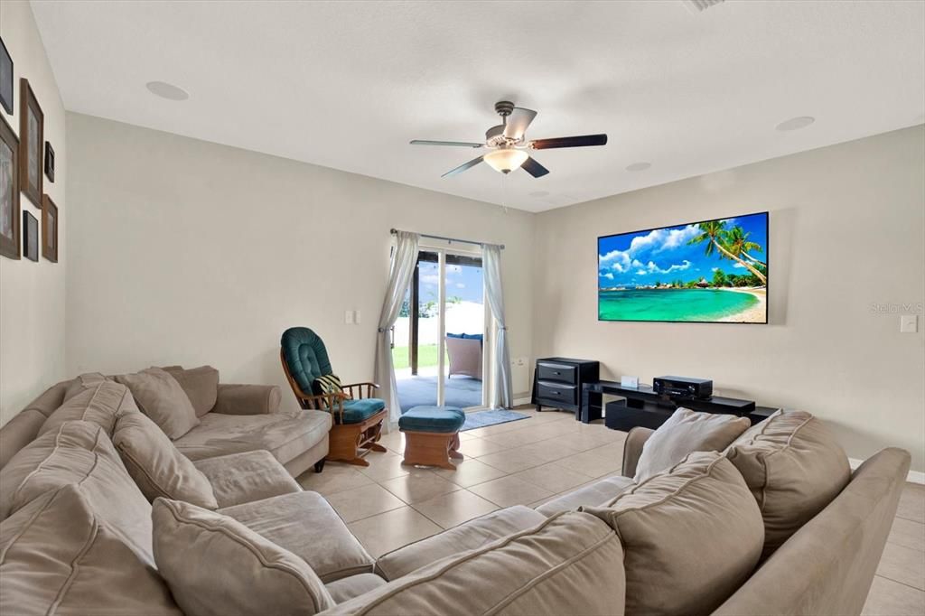 For Sale: $464,900 (6 beds, 3 baths, 2614 Square Feet)