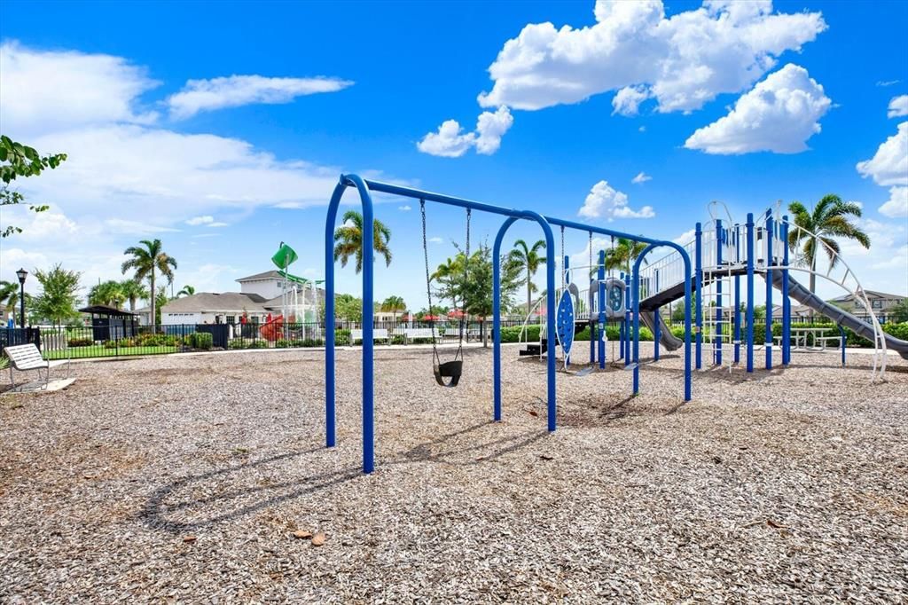 For Sale: $464,900 (6 beds, 3 baths, 2614 Square Feet)