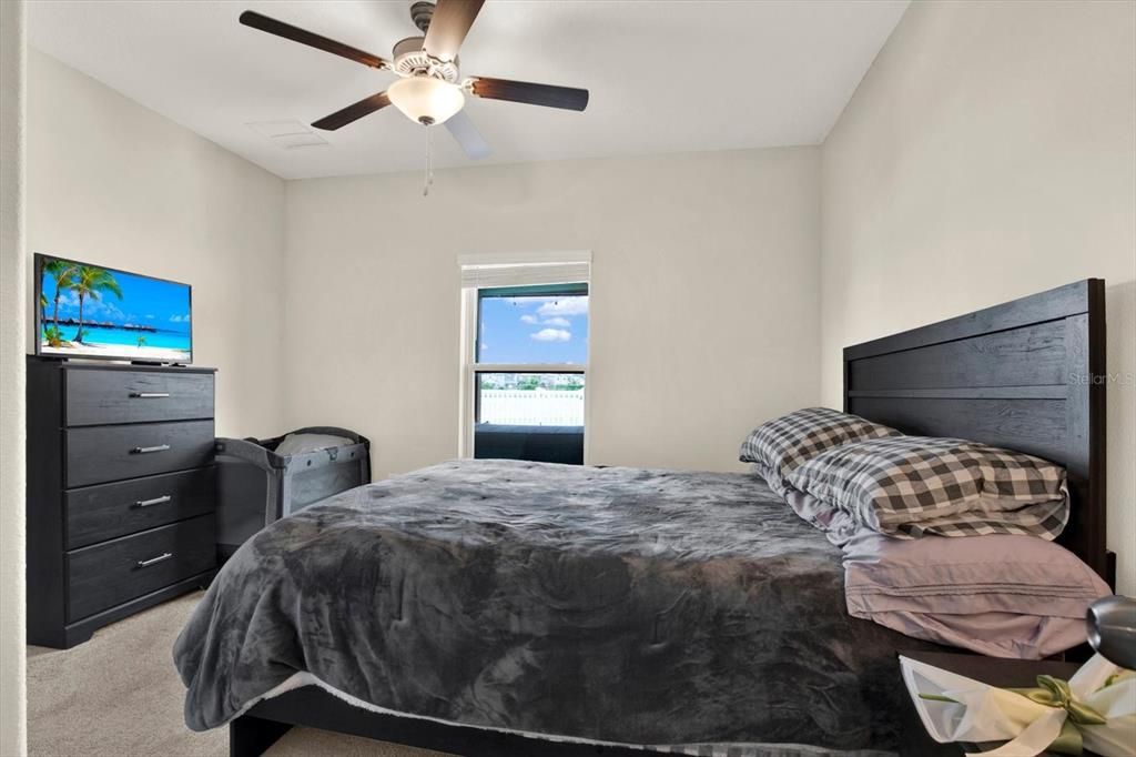 For Sale: $464,900 (6 beds, 3 baths, 2614 Square Feet)