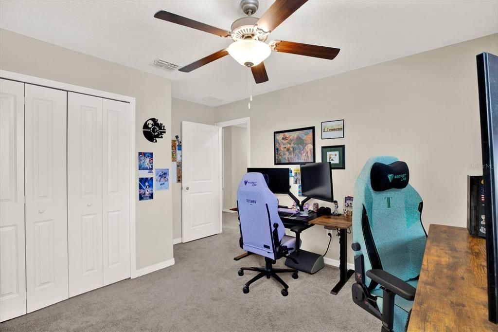 For Sale: $464,900 (6 beds, 3 baths, 2614 Square Feet)