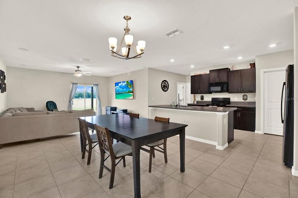 For Sale: $464,900 (6 beds, 3 baths, 2614 Square Feet)