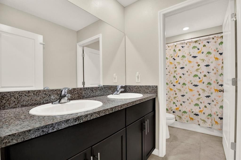 For Sale: $464,900 (6 beds, 3 baths, 2614 Square Feet)