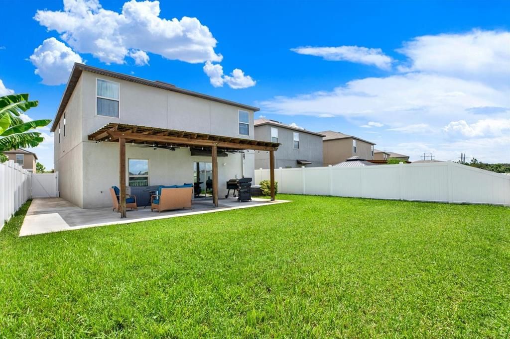 For Sale: $464,900 (6 beds, 3 baths, 2614 Square Feet)