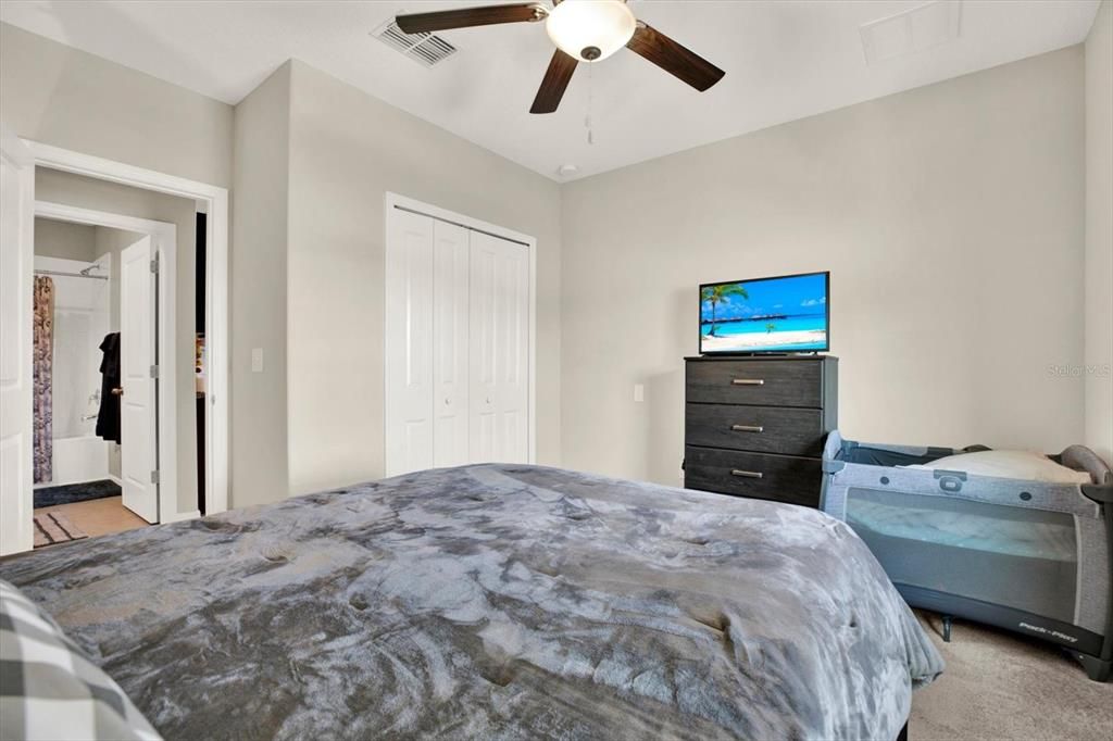 For Sale: $464,900 (6 beds, 3 baths, 2614 Square Feet)
