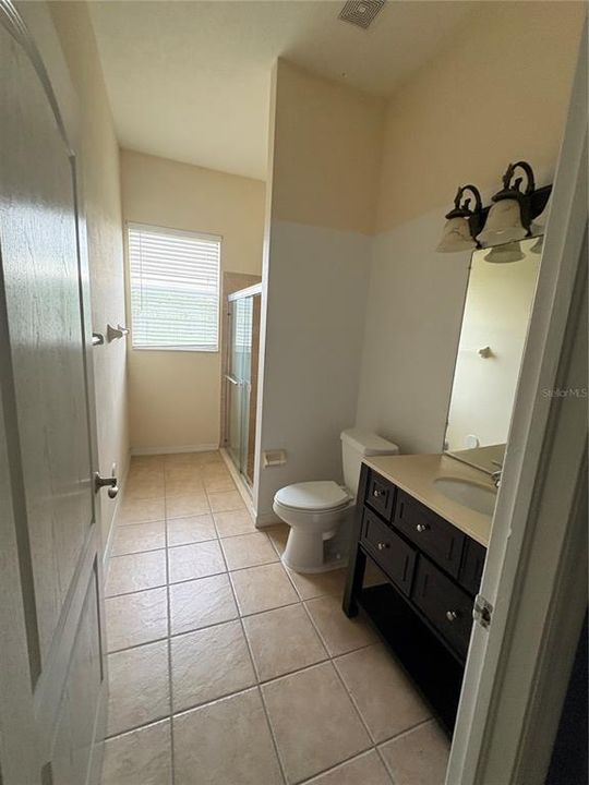 Activo con contrato: $334,900 (5 camas, 4 baños, 3242 Pies cuadrados)