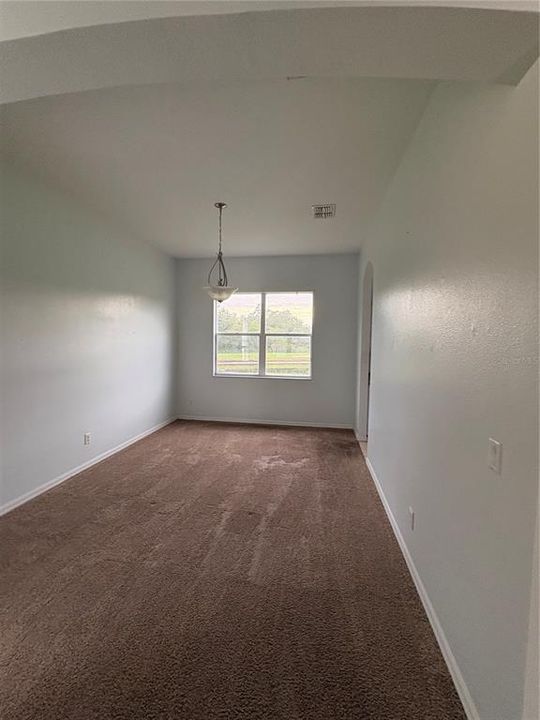 Activo con contrato: $334,900 (5 camas, 4 baños, 3242 Pies cuadrados)