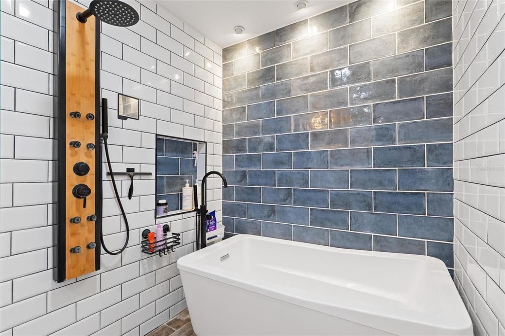 For Sale: $499,000 (4 beds, 3 baths, 1645 Square Feet)