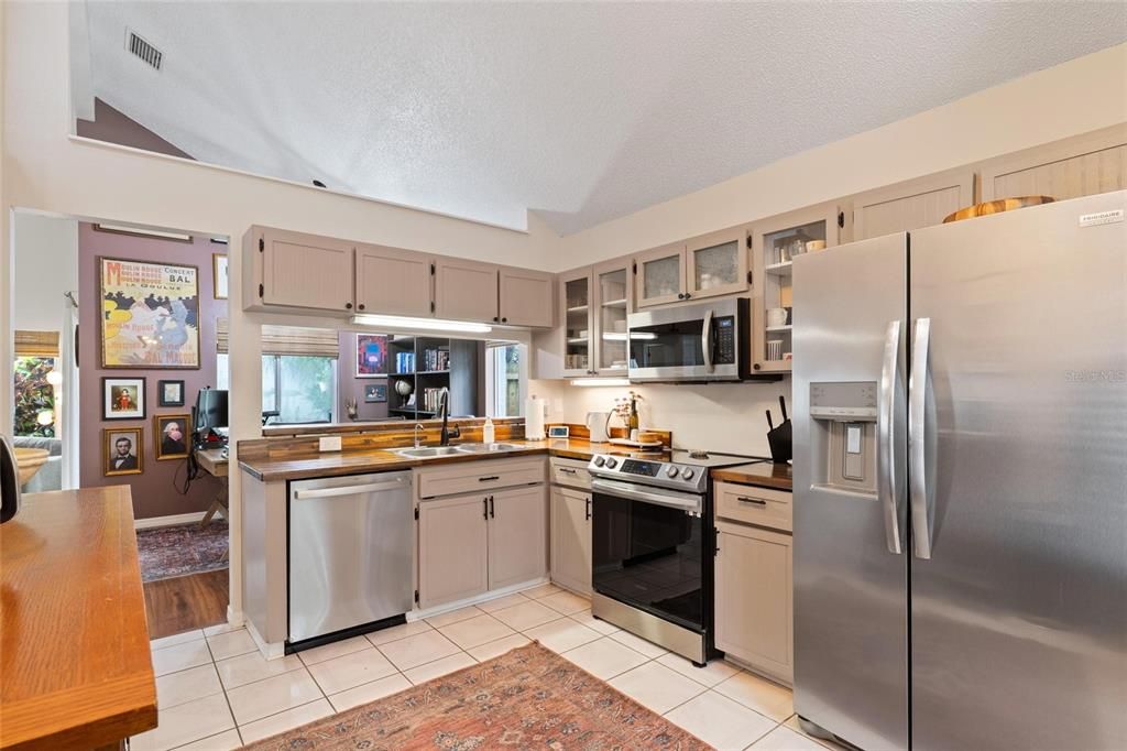 For Sale: $499,000 (4 beds, 3 baths, 1645 Square Feet)