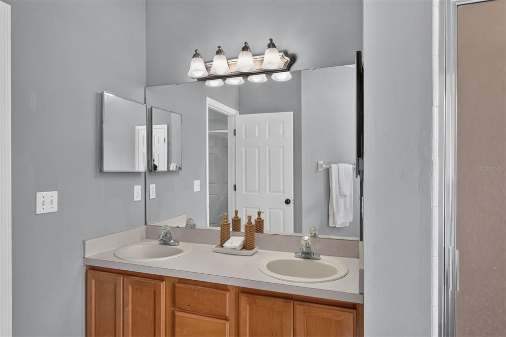 For Sale: $385,000 (4 beds, 3 baths, 2357 Square Feet)