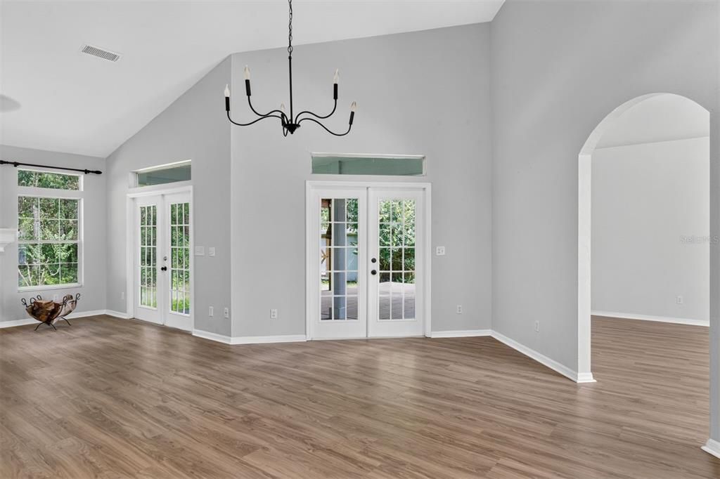 For Sale: $385,000 (4 beds, 3 baths, 2357 Square Feet)