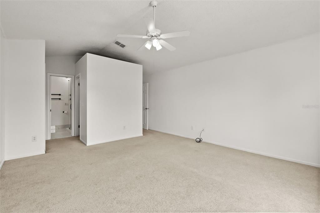 For Sale: $379,900 (3 beds, 2 baths, 1624 Square Feet)