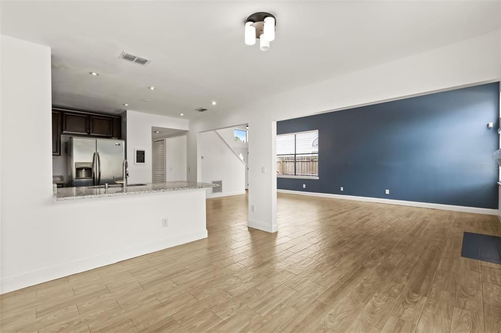 For Sale: $379,900 (3 beds, 2 baths, 1624 Square Feet)