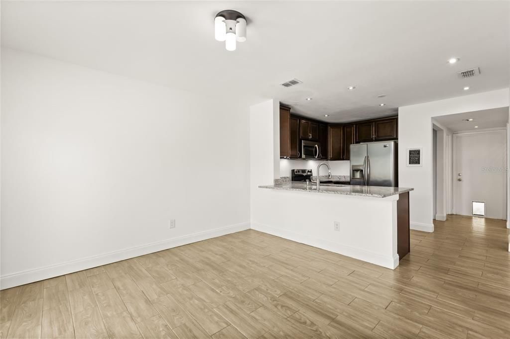 For Sale: $379,900 (3 beds, 2 baths, 1624 Square Feet)