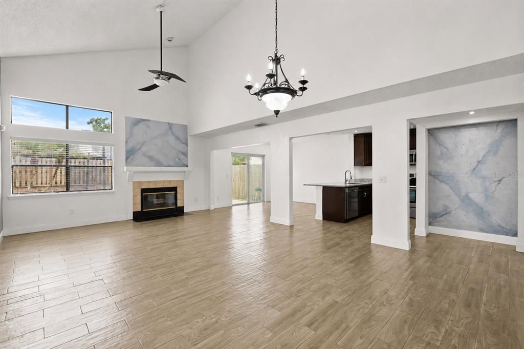 For Sale: $379,900 (3 beds, 2 baths, 1624 Square Feet)