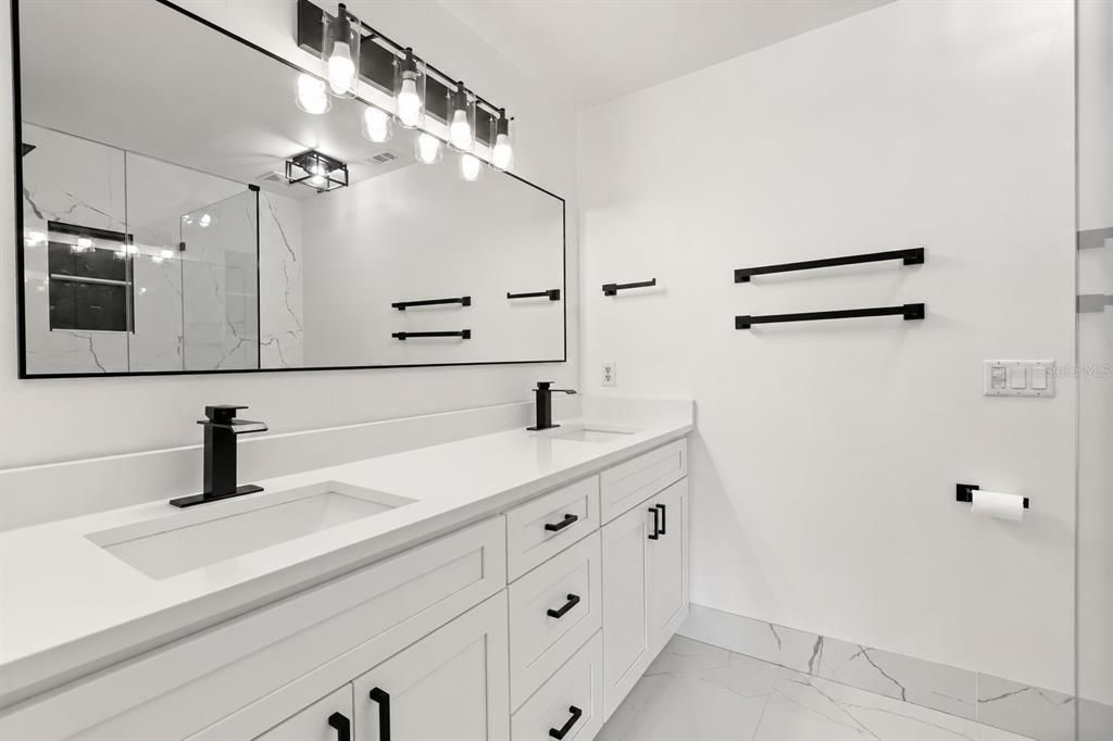 For Sale: $379,900 (3 beds, 2 baths, 1624 Square Feet)