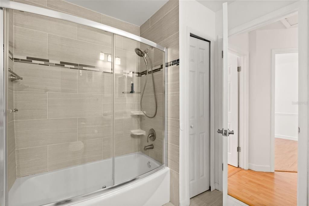 For Sale: $379,900 (3 beds, 2 baths, 1624 Square Feet)