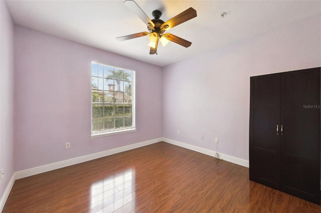 For Sale: $144,990 (1 beds, 1 baths, 826 Square Feet)