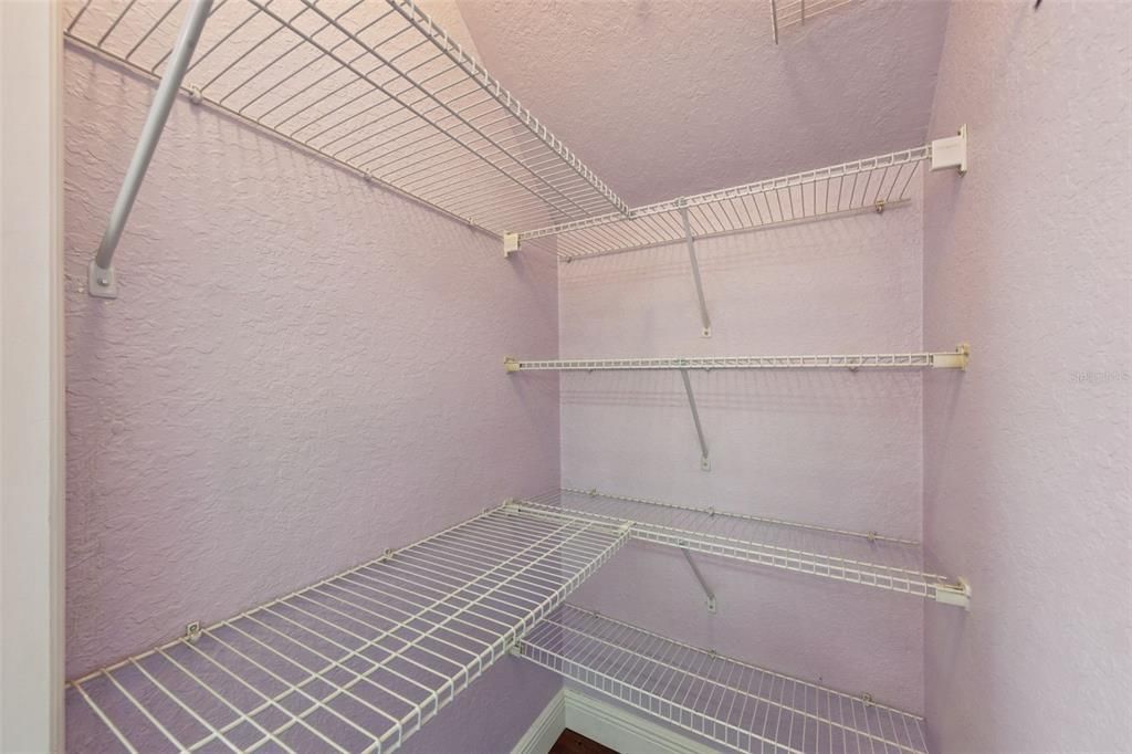 For Sale: $144,990 (1 beds, 1 baths, 826 Square Feet)