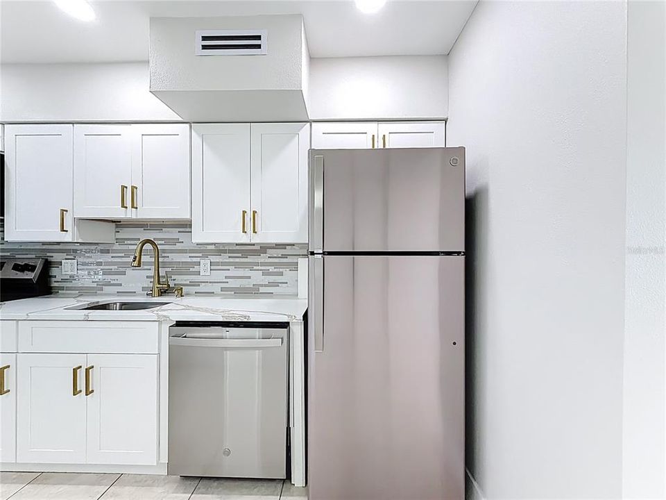 For Rent: $1,900 (1 beds, 1 baths, 528 Square Feet)