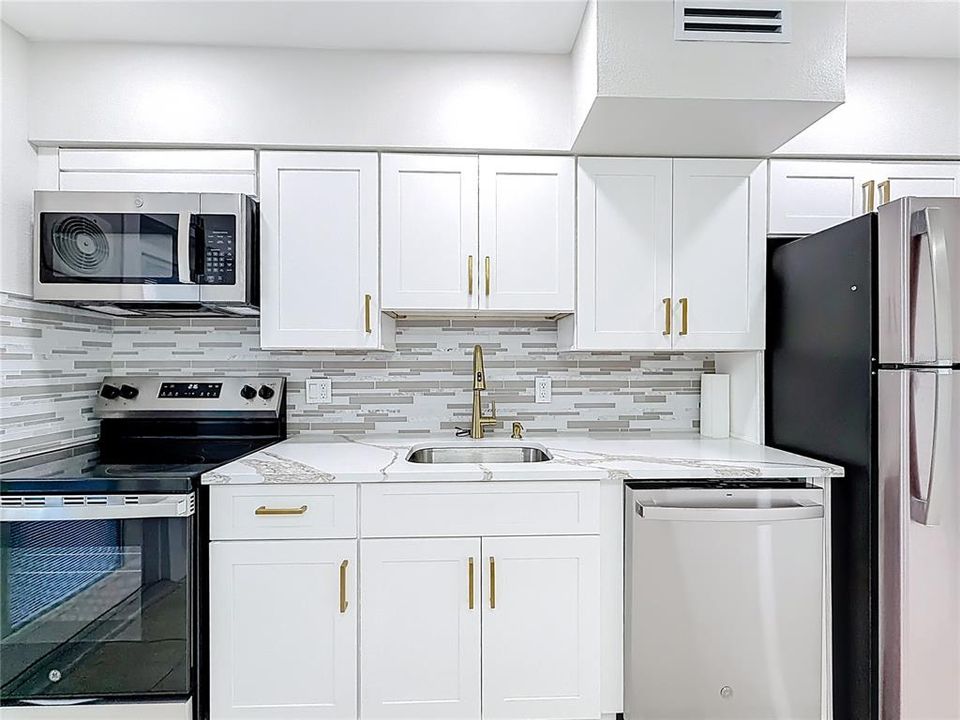 For Rent: $1,900 (1 beds, 1 baths, 528 Square Feet)