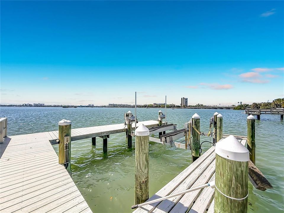 For Rent: $1,900 (1 beds, 1 baths, 528 Square Feet)