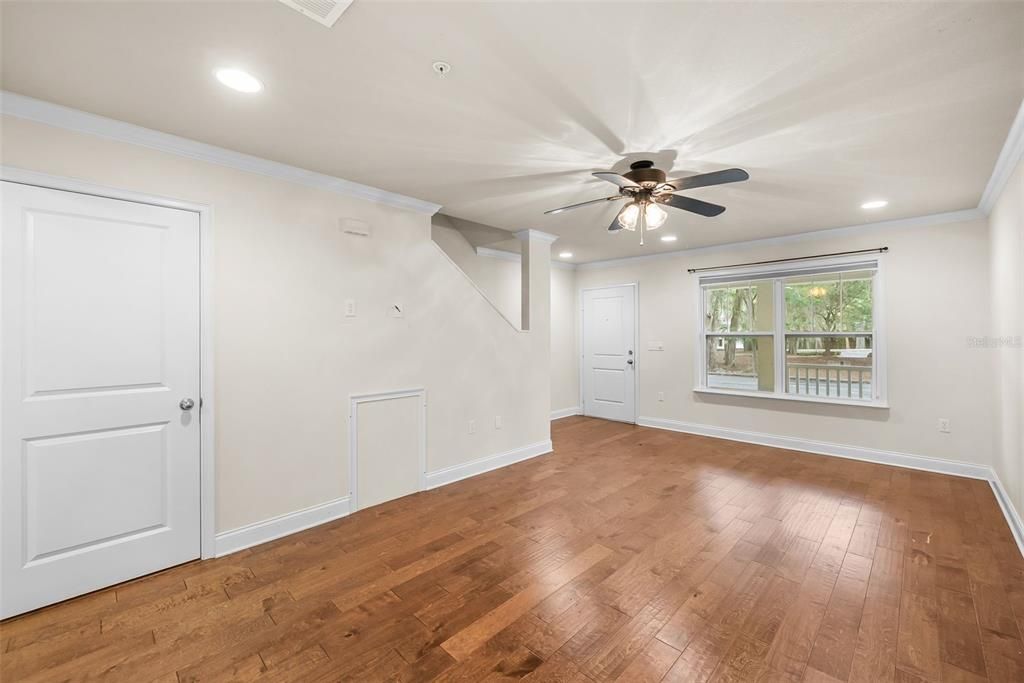 For Rent: $1,950 (2 beds, 2 baths, 1120 Square Feet)