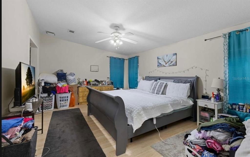 For Sale: $299,900 (4 beds, 3 baths, 2167 Square Feet)