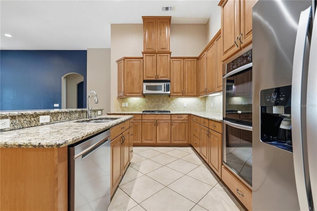 For Rent: $5,950 (5 beds, 4 baths, 3265 Square Feet)