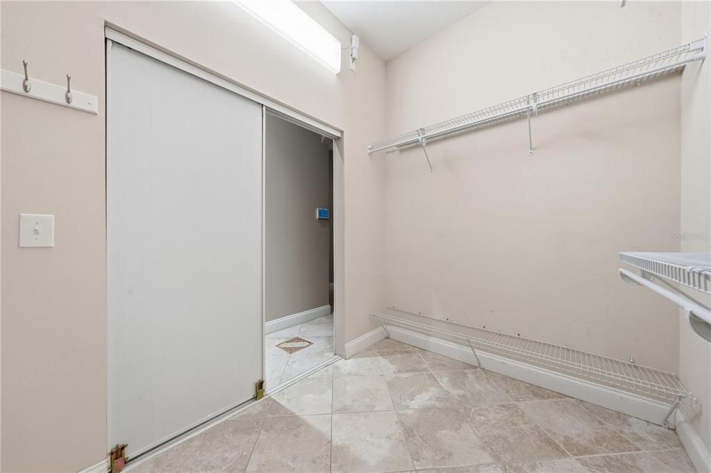 For Rent: $5,950 (5 beds, 4 baths, 3265 Square Feet)