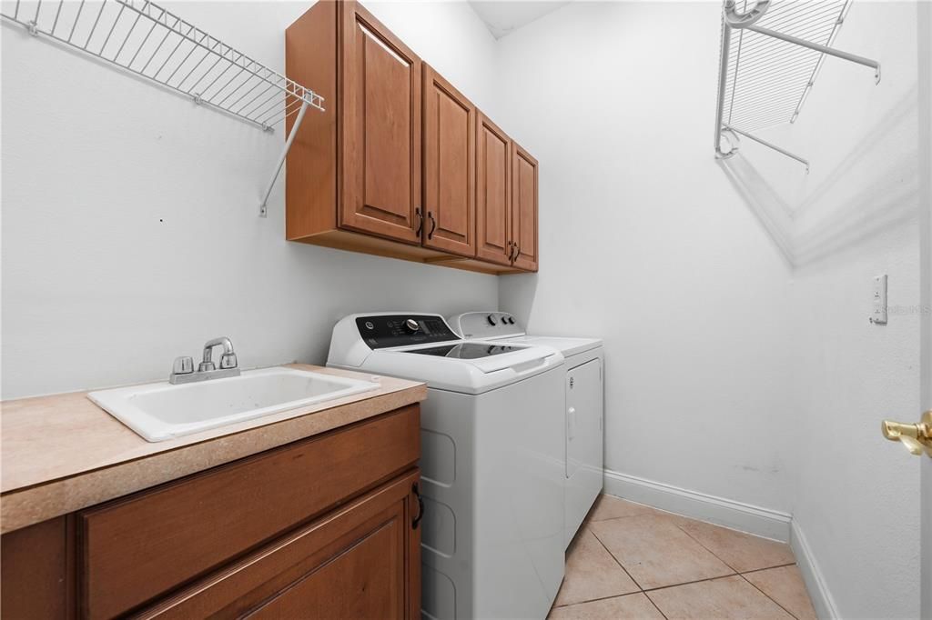 For Rent: $5,950 (5 beds, 4 baths, 3265 Square Feet)