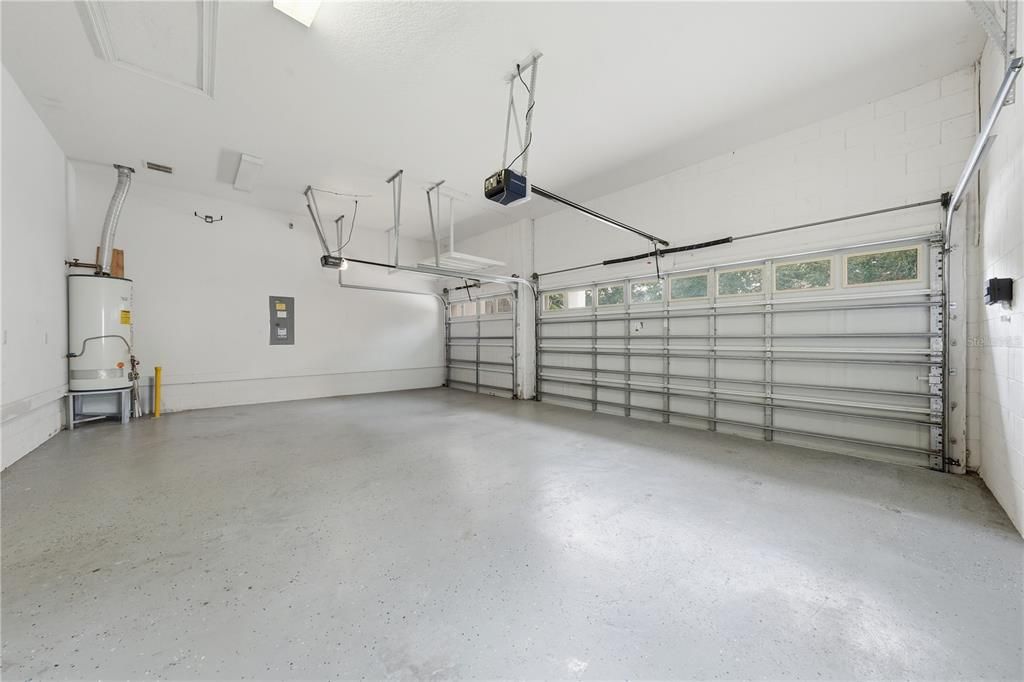 For Rent: $5,950 (5 beds, 4 baths, 3265 Square Feet)
