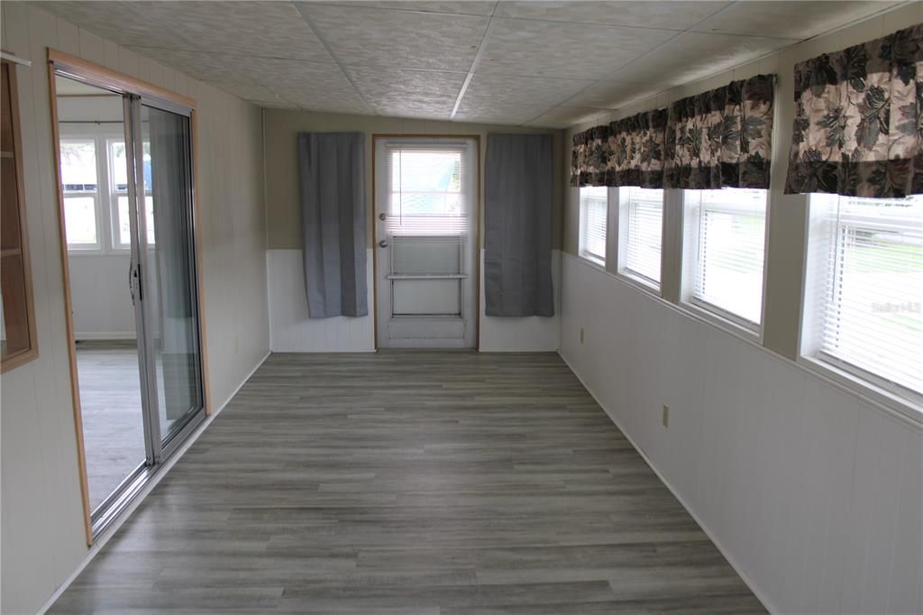 For Rent: $1,500 (2 beds, 1 baths, 1025 Square Feet)