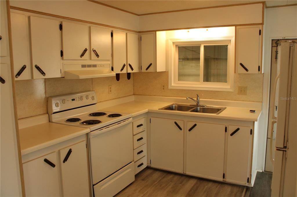 For Rent: $1,500 (2 beds, 1 baths, 1025 Square Feet)