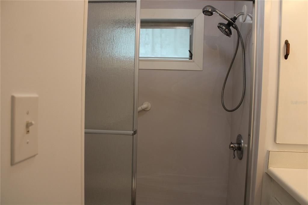 For Rent: $1,500 (2 beds, 1 baths, 1025 Square Feet)