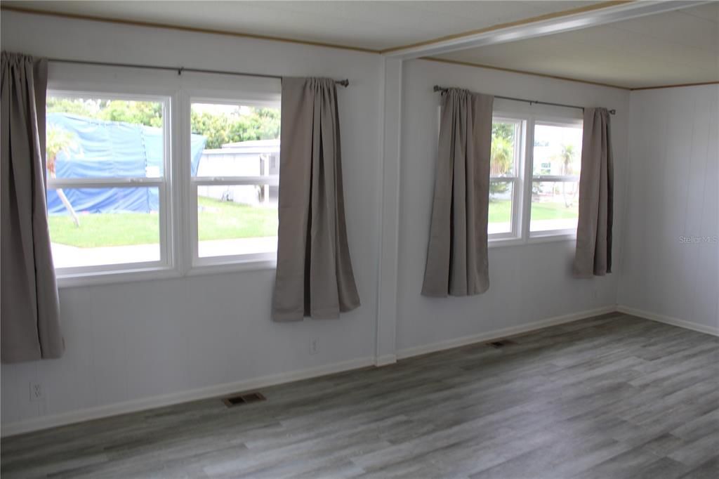 For Rent: $1,500 (2 beds, 1 baths, 1025 Square Feet)