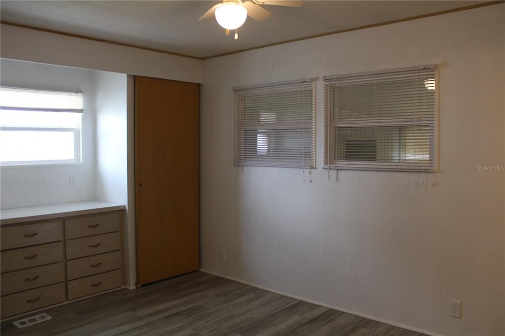 For Rent: $1,500 (2 beds, 1 baths, 1025 Square Feet)