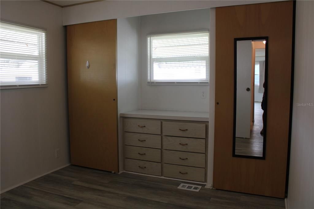For Rent: $1,500 (2 beds, 1 baths, 1025 Square Feet)