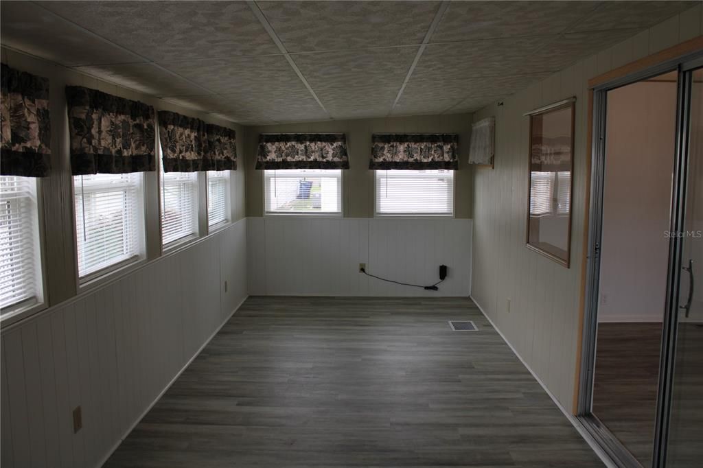 For Rent: $1,500 (2 beds, 1 baths, 1025 Square Feet)